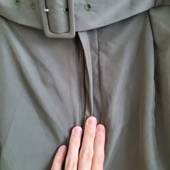 a new day NWT Target Women's Hi-rise Belted Short in Olive Green Size 8 - Picture 5 of 8